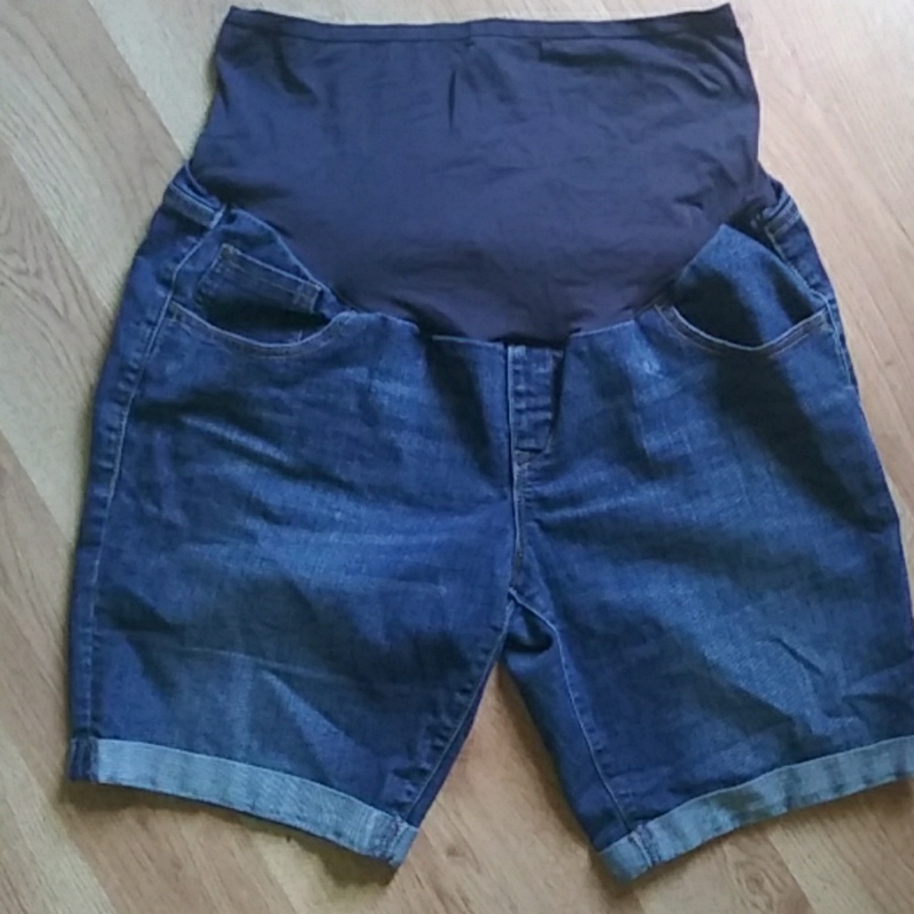 Old Navy Maternity Shorts
